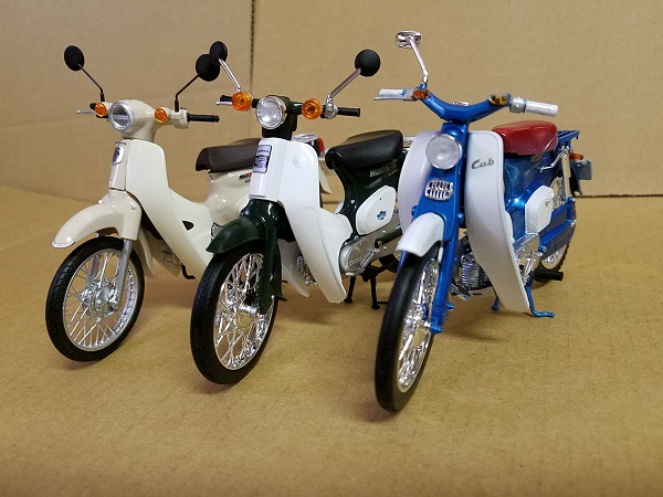 アオシマの完成品バイク「1/12 Honda スーパーカブ50」を手に入れまし