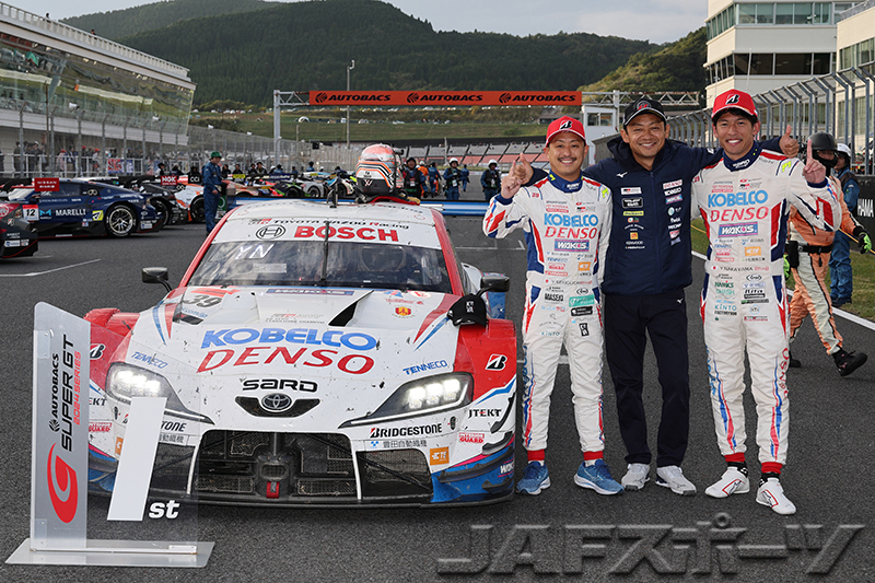 天候不良によるワンデイイベントは波乱のレースに。GT500はDENSO