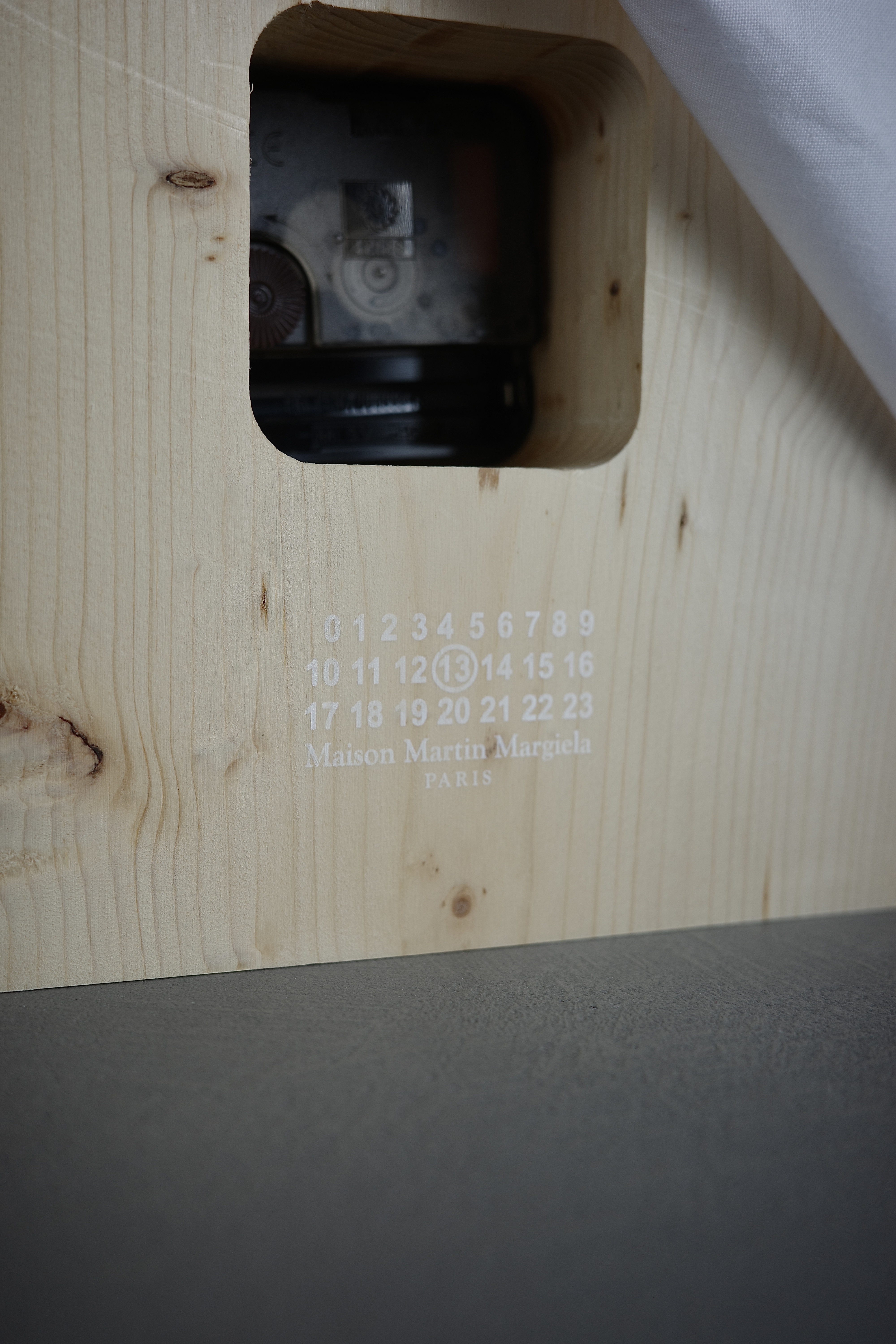 Maison Martin Margiela 刺繍入り置き時計 - mozme