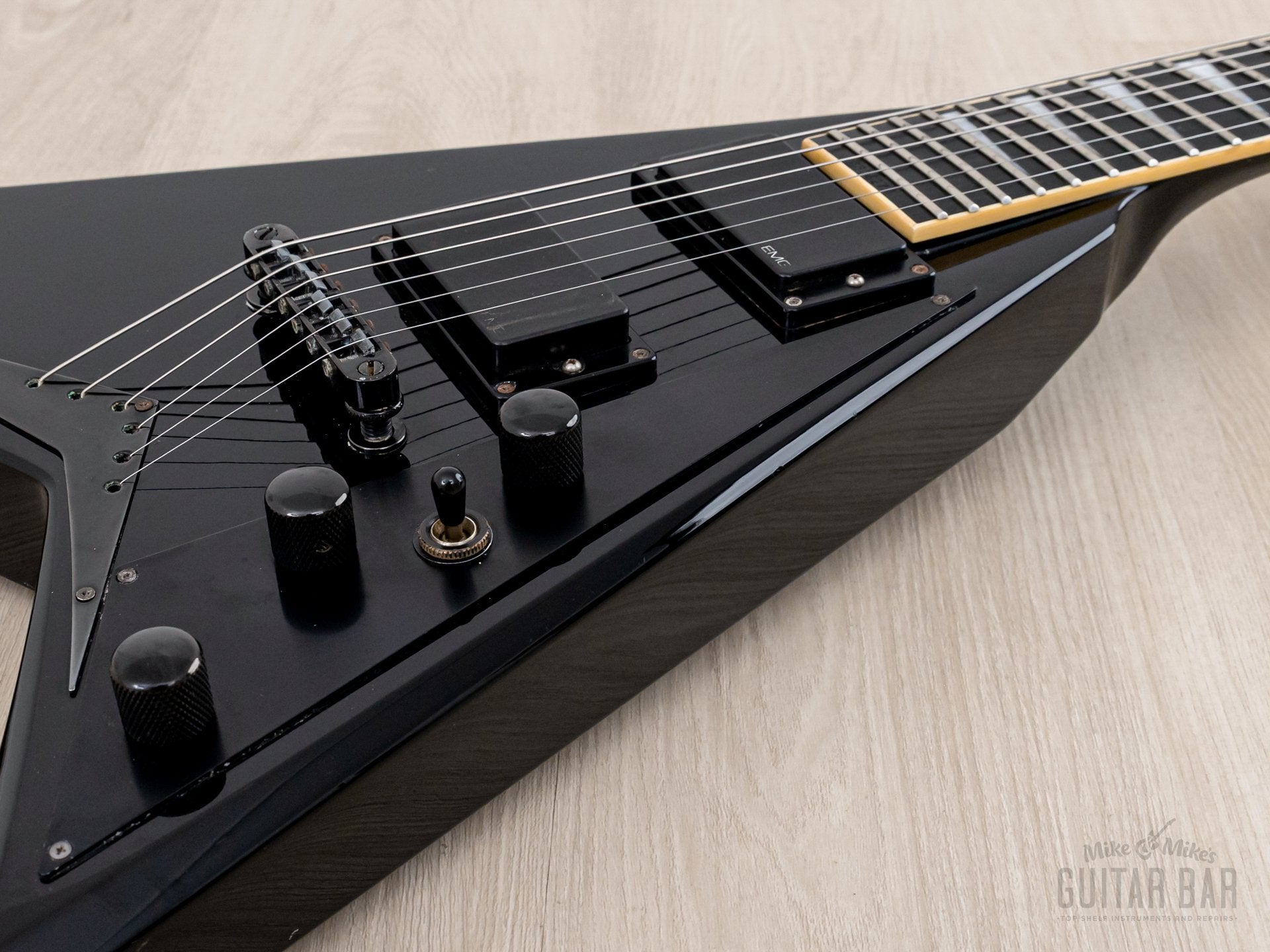 2006 Jackson Stars Randy Rhoads RR-J2BE Flying V Black w/ EMG & Case