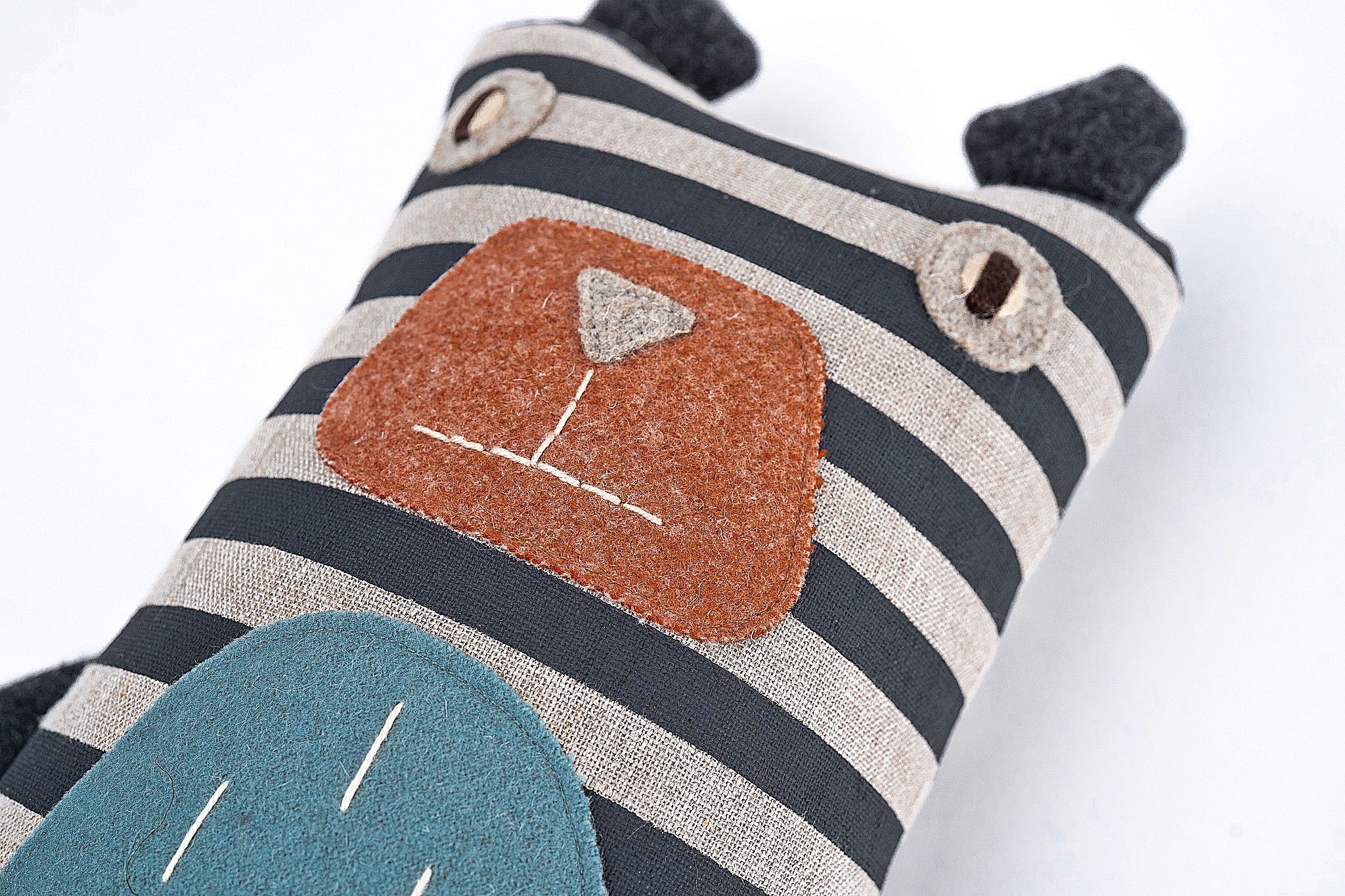 カラパウ/クマのトモ(TOMO) おしゃれな大人のぬいぐるみ – m.m.Lucca