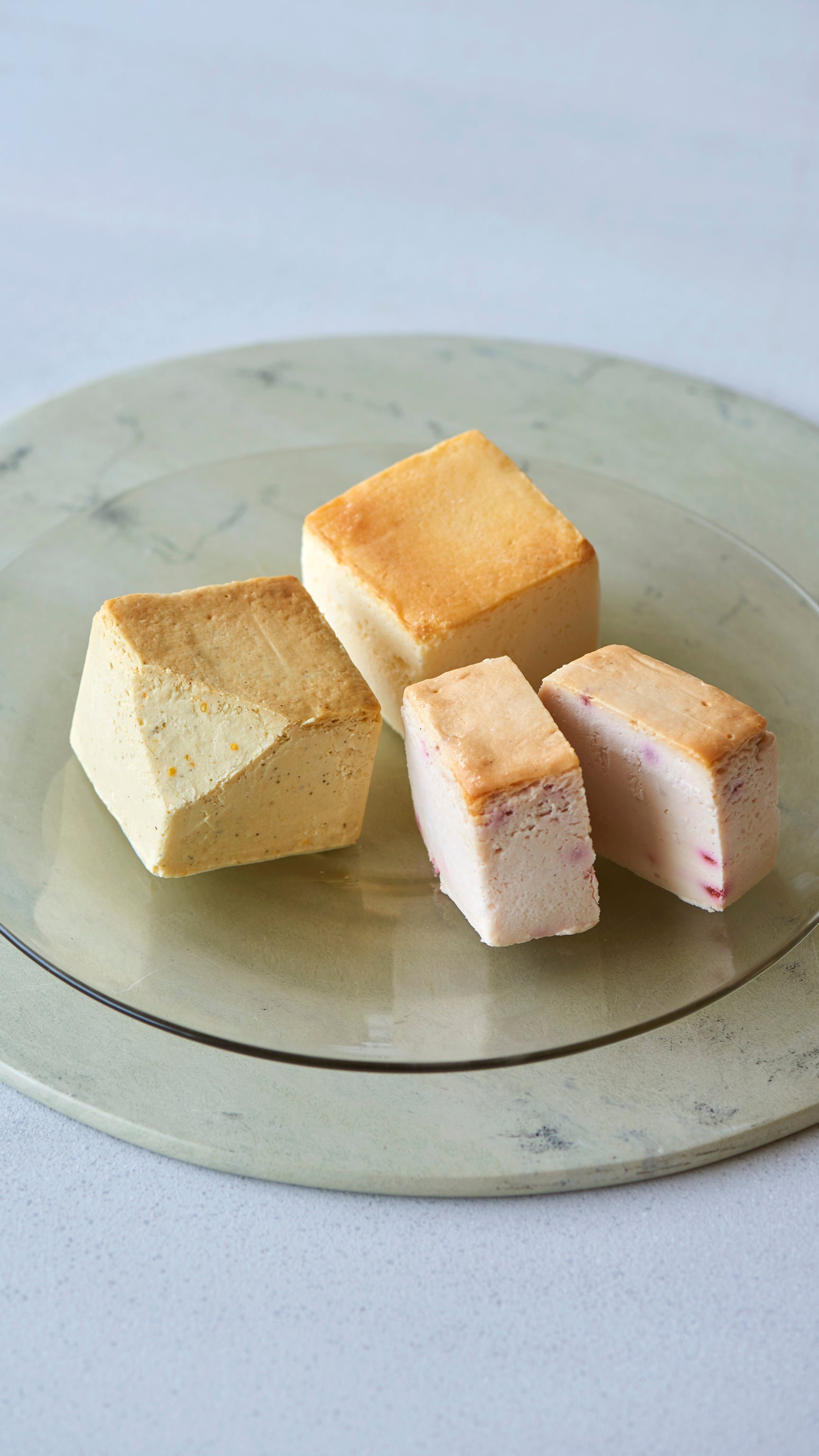 Mr. CHEESECAKE assorted 3-Cube Orange Jasmine