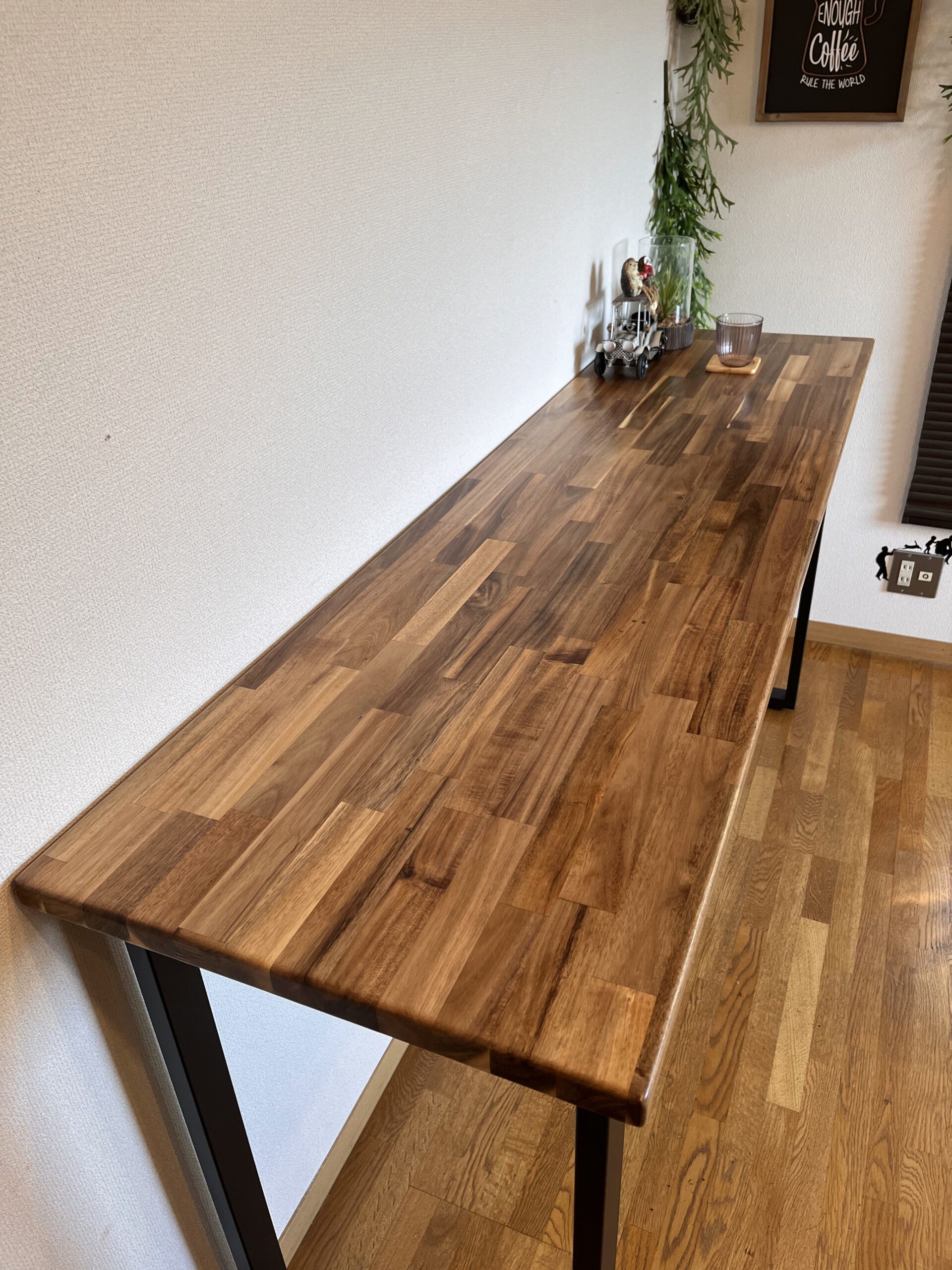 アカシアのカウンターテーブル ロ型アイアン脚 – 1800×500×715mm – 板