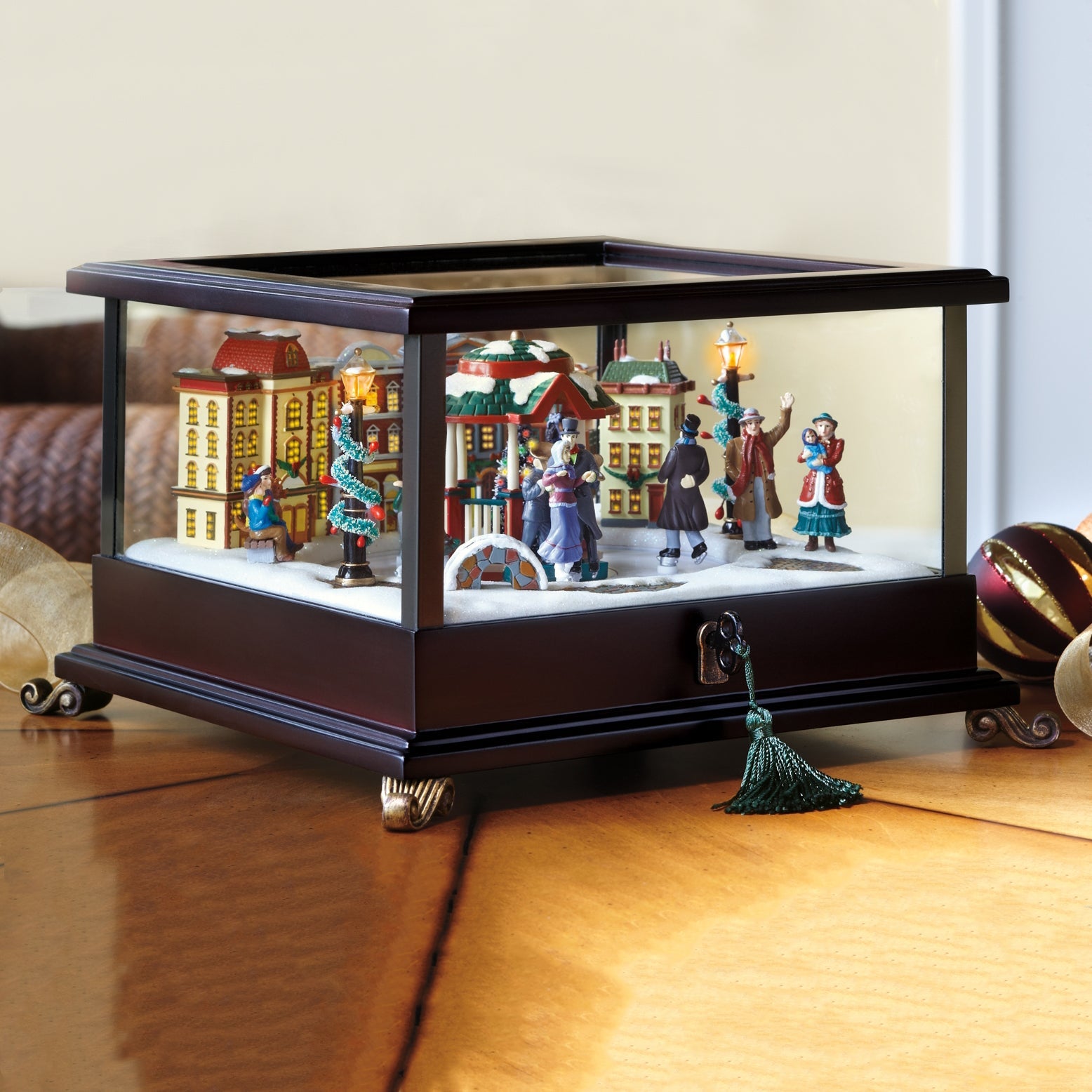 Holiday Music Box - Skaters – Mr. Christmas