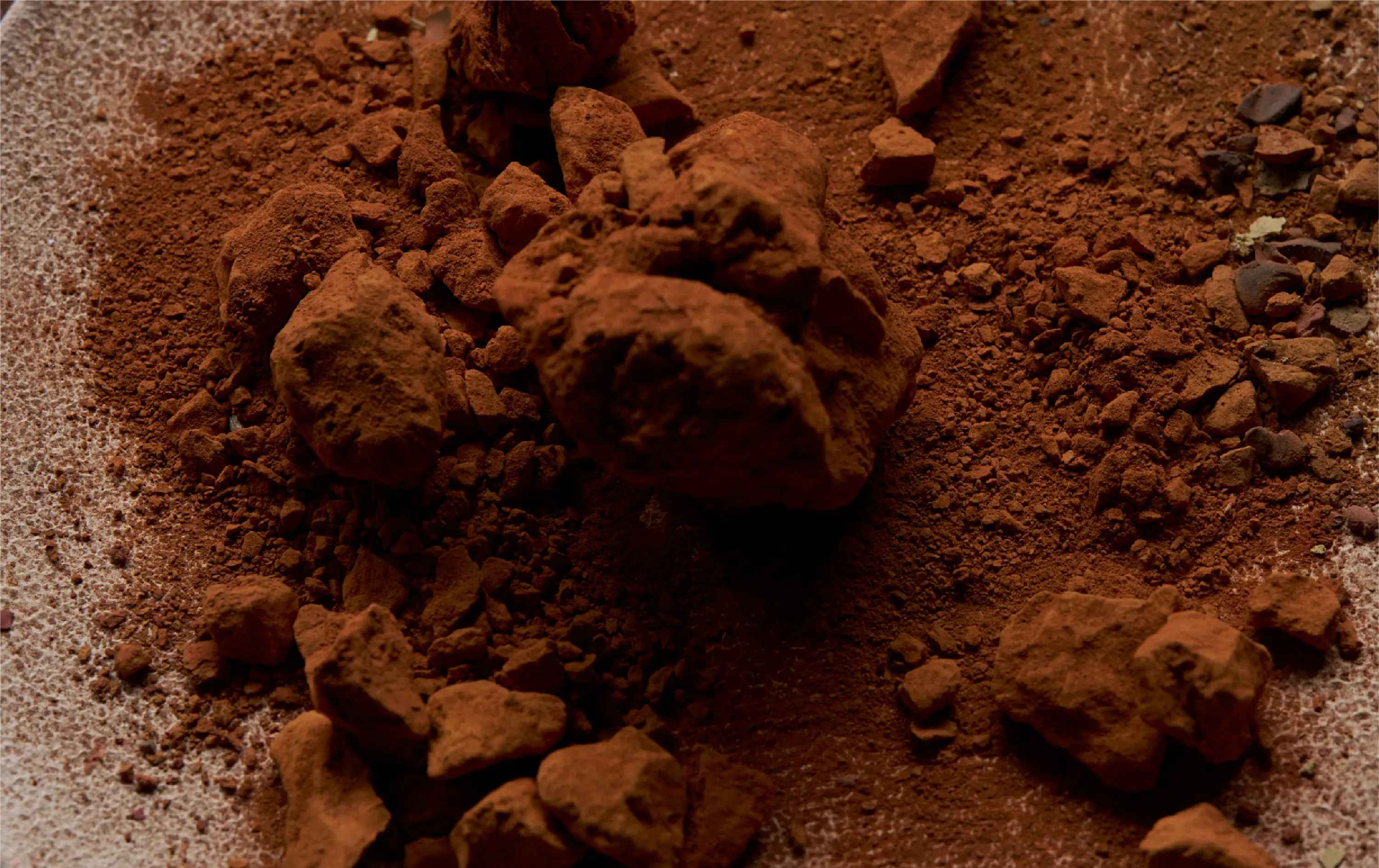 起源と素材 | 佐渡 無名異焼