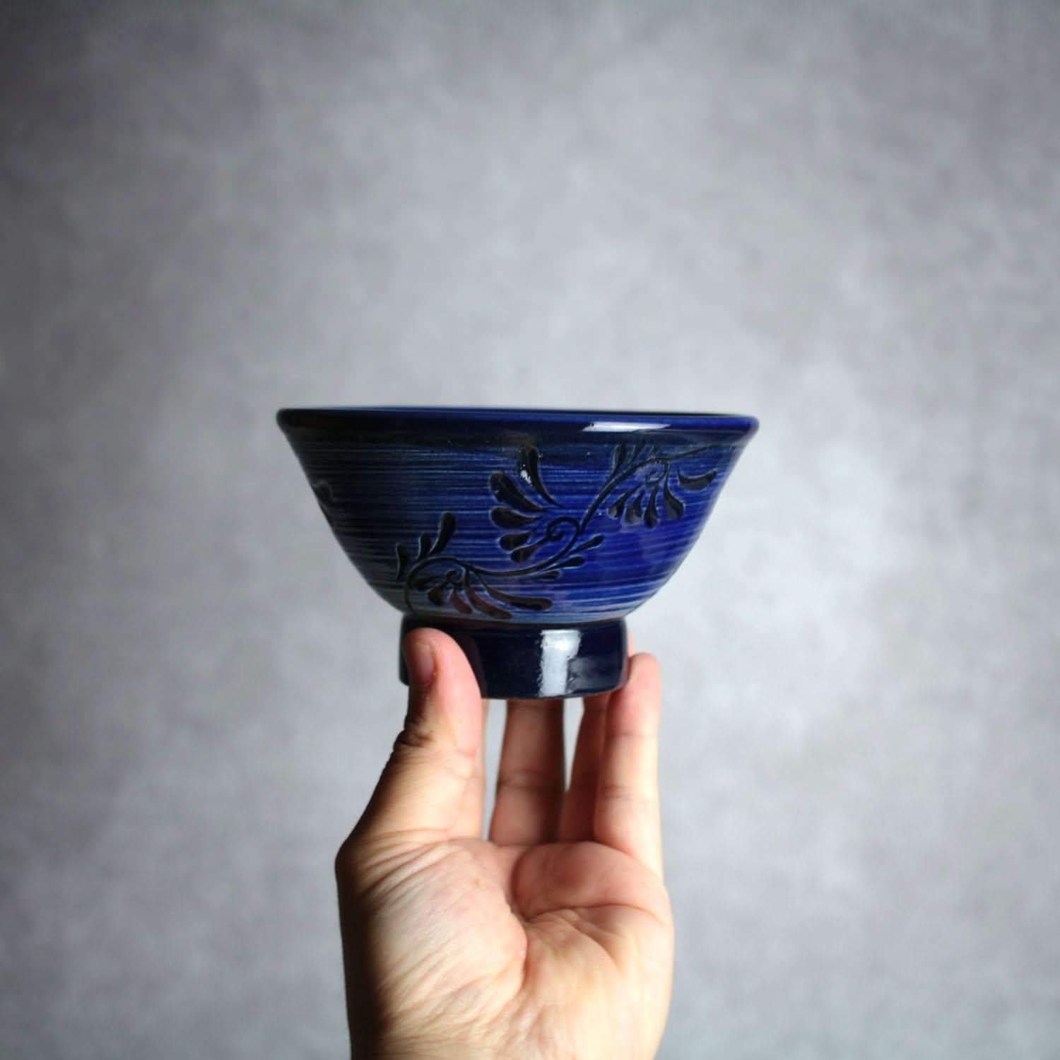 4寸マカイ 青刷毛目 線彫唐草 やちむん 陶器 幸陶器｜幸陶器｜やちむん