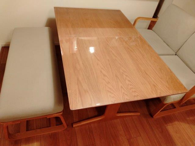 無印良品「リビングでもダイニングでもつかえるテーブル」向け透明