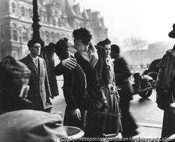 パリ市庁舎前のキス | ToMuCo - Tokyo Museum Collection