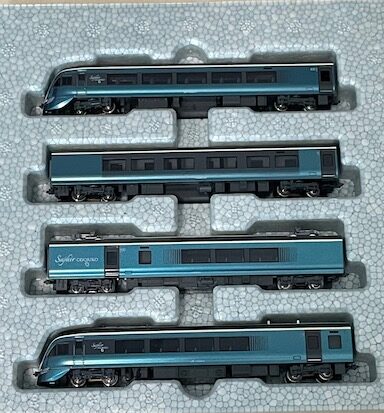 カトー E261系 サフィール踊り子 入線 - 遅咲き鉄道模型の道