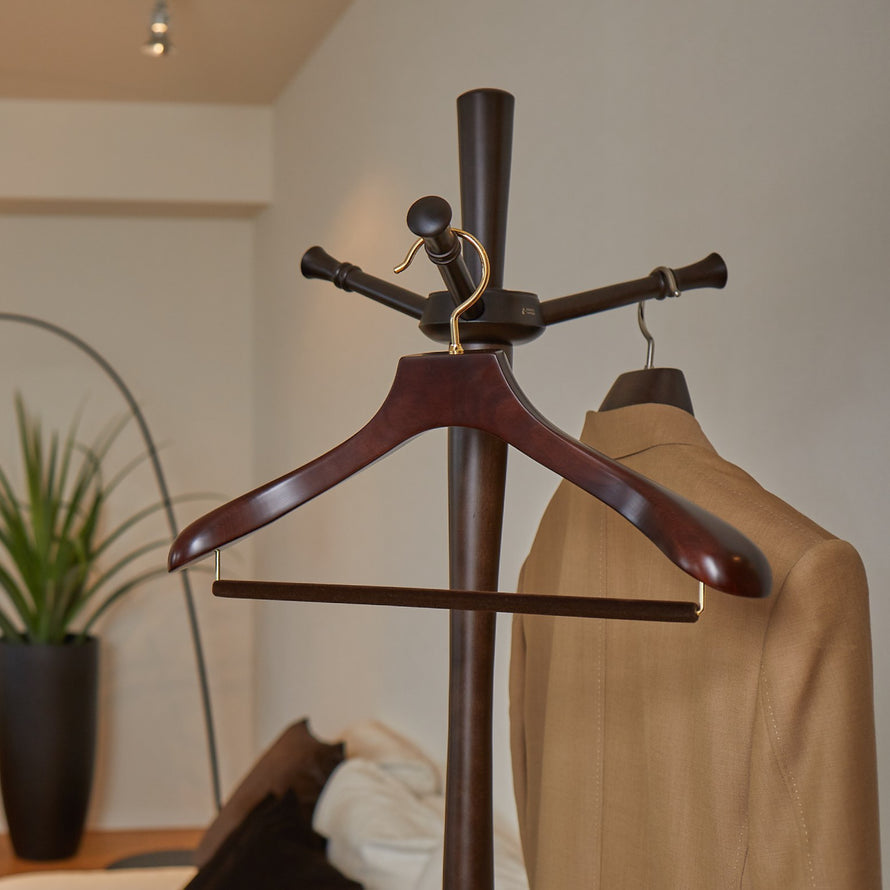 Nakata Total Gentleman Luxury Suit Hanger by Arterton-Smoked Brown