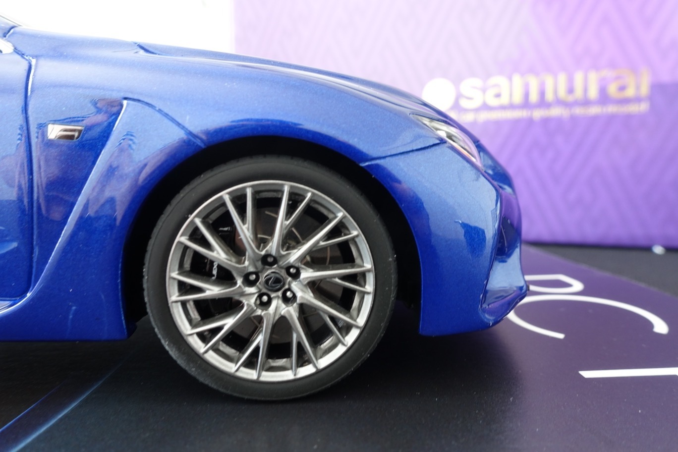 京商 LEXUS RCF 1/18 samuraiシリーズ ミニカー買ってみた！: のんびり