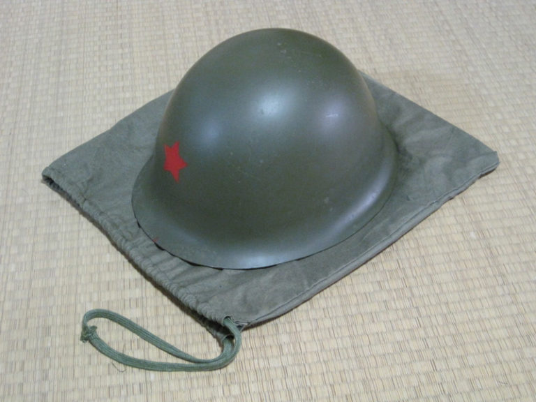 中国のスチールヘルメット ～ 中国人民解放軍 GK-80A ヘルメット・帽章