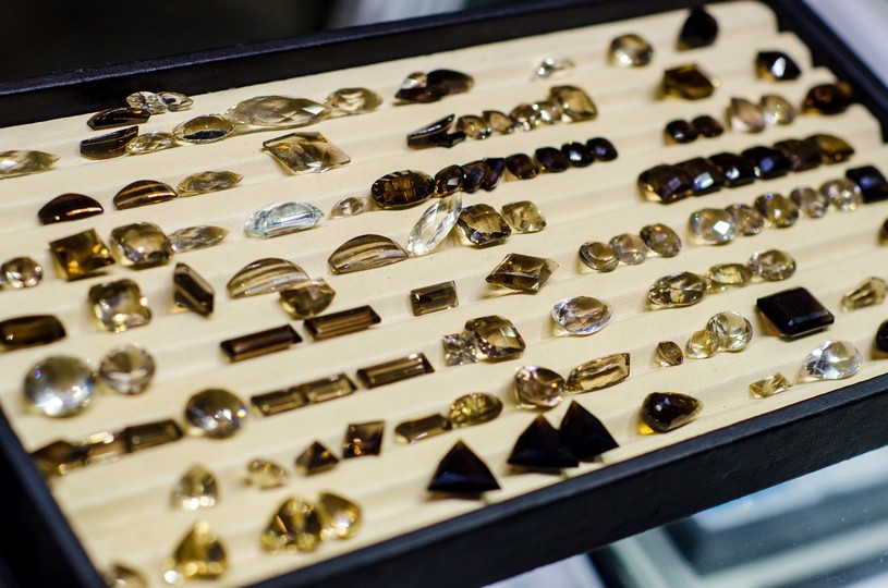 スモーキークォーツ／Smoky Quartz | ダイヤモンド・宝石の高価買取は