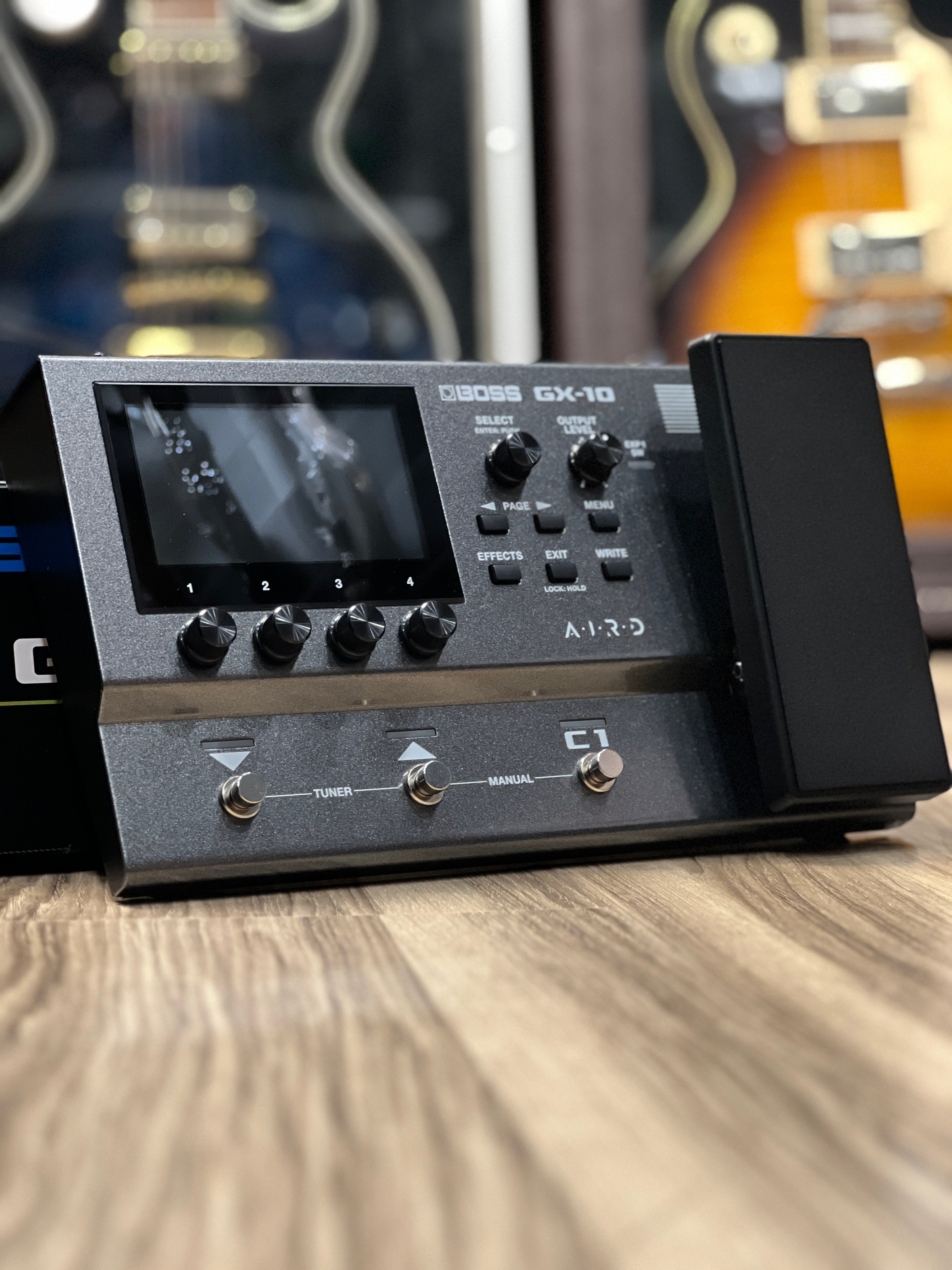 Boss GX-10 Guitar Multi-Effects Pedal – nafiriguitar.com