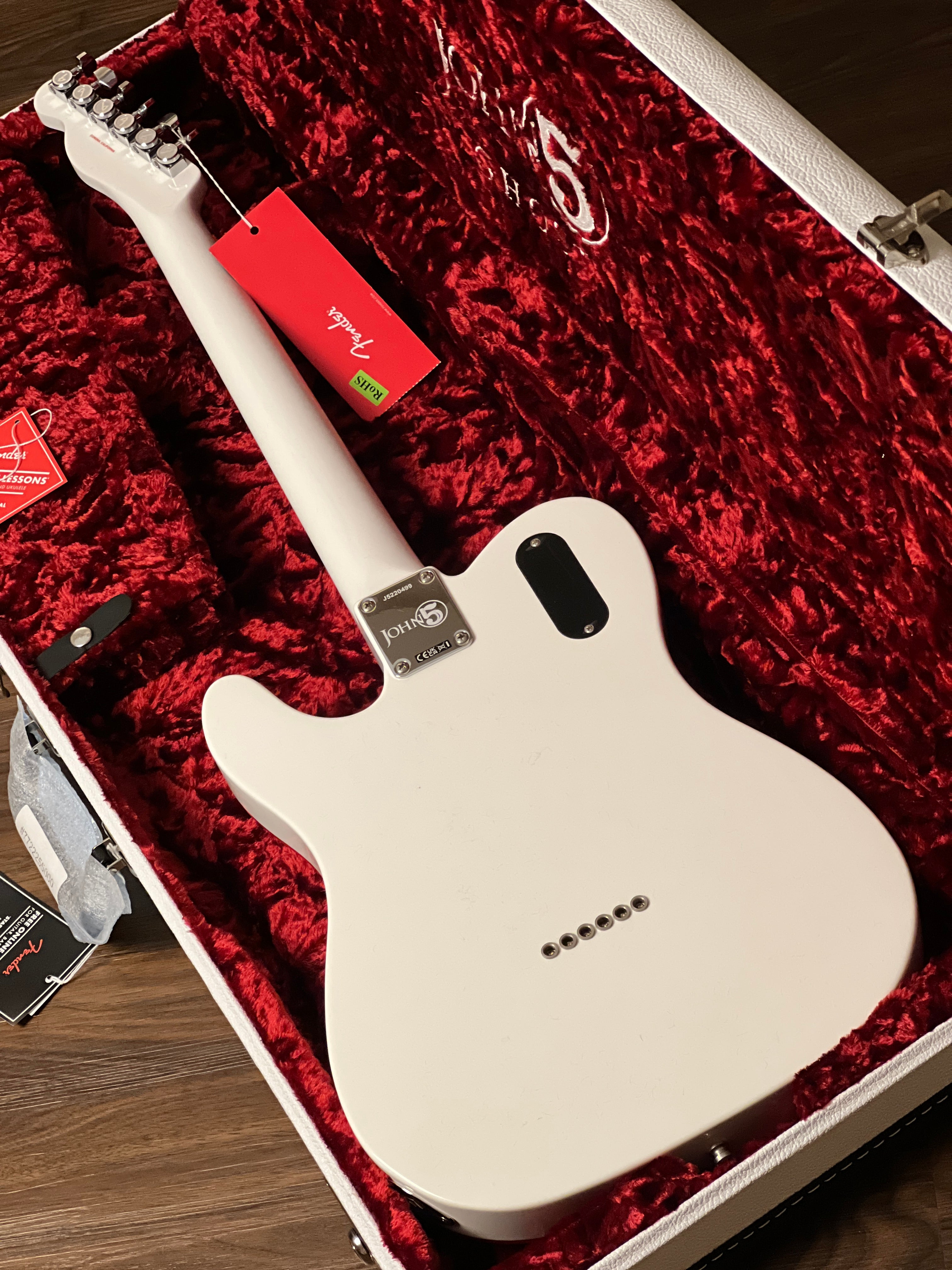 Fender John 5 Ghost Telecaster with Maple FB in Arctic White