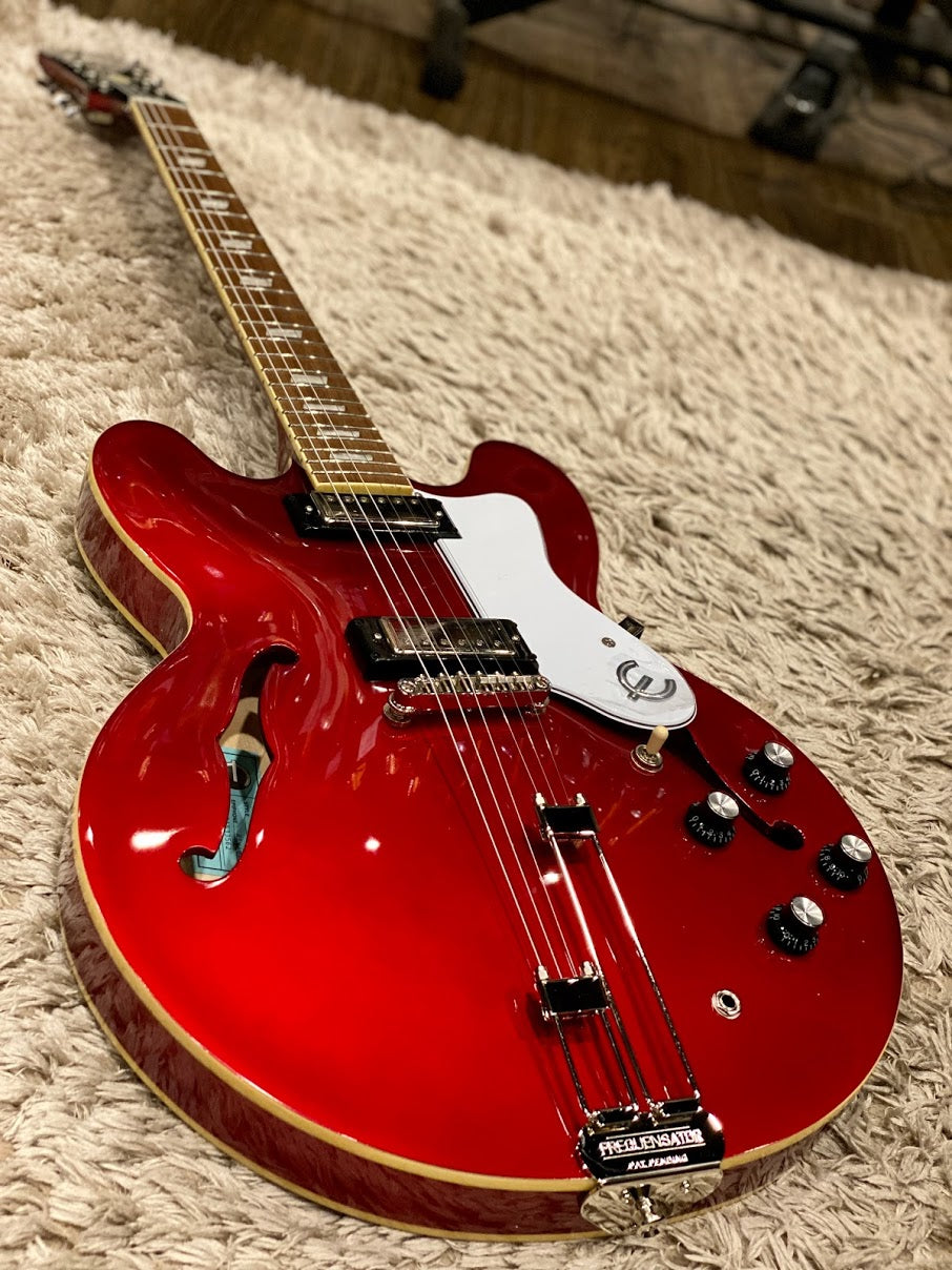 Epiphone Riviera Semi-hollowbody with Frequensator Tailpiece in