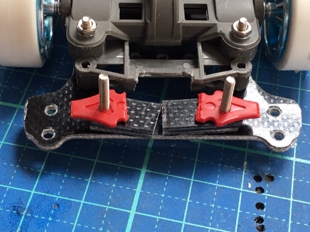 ミニ四駆！MSフレキの製作、フロントにピボットバンパーを付けようと