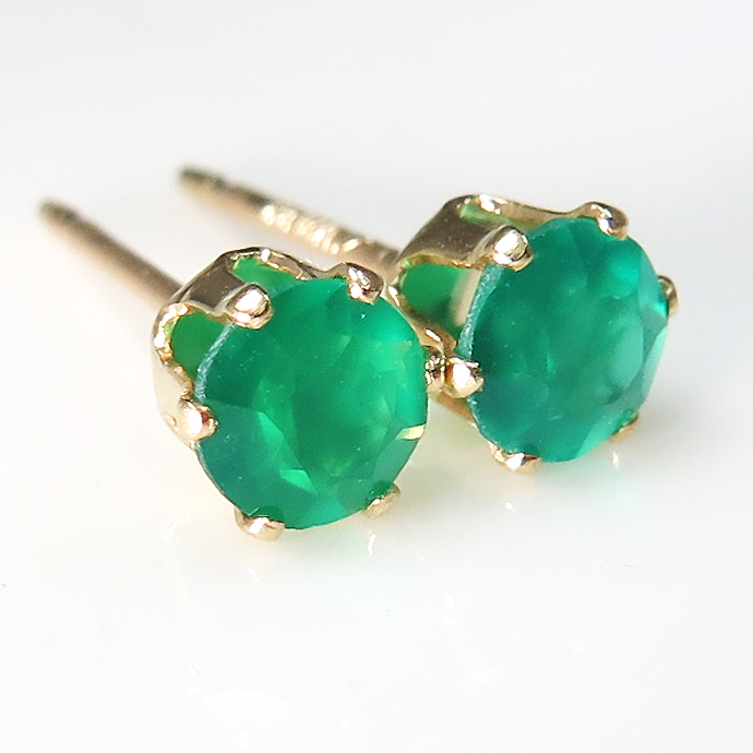 グリーンオニキス ピアス 天然石 ラウンド 4mm 6本爪「ゴールド