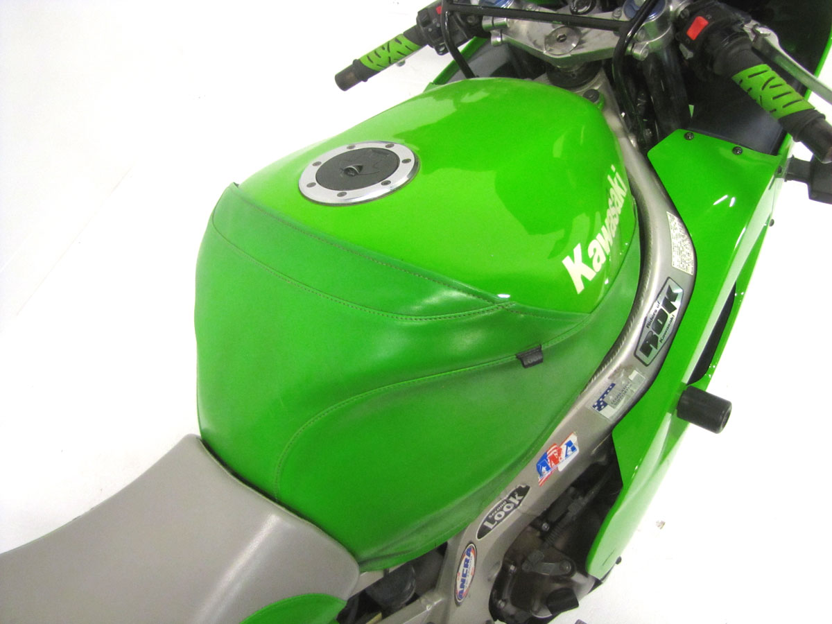 1998 Kawasaki ZX9R Ninja - National Motorcycle Museum