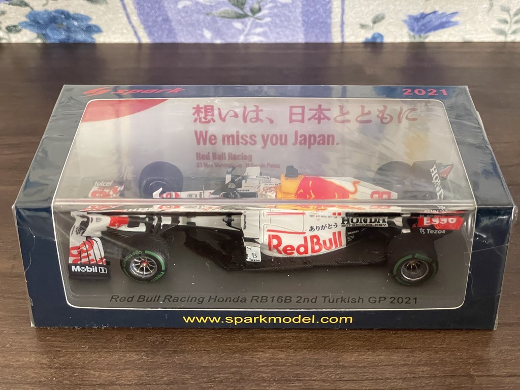 スパーク製1/43レッドブル・ホンダRB16B F1トルコGP「ありがとう