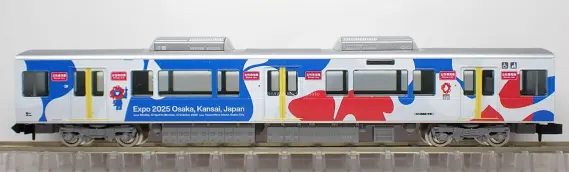 323系（大阪・関西万博ラッピング）が入線しました。 TOMIX 93256