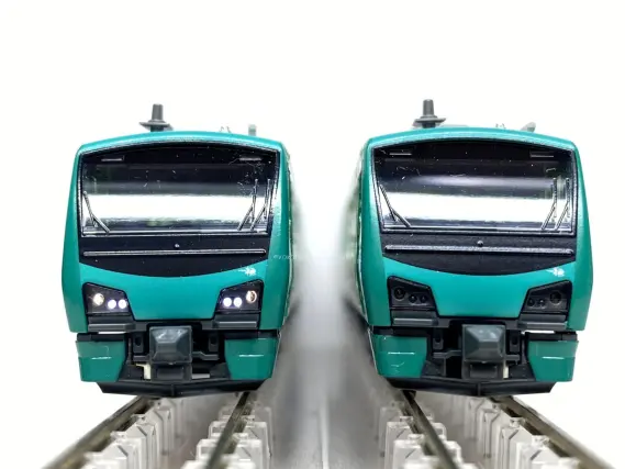 HB-E300系「リゾートしらかみ」橅編成（リニューアル版）の入線です