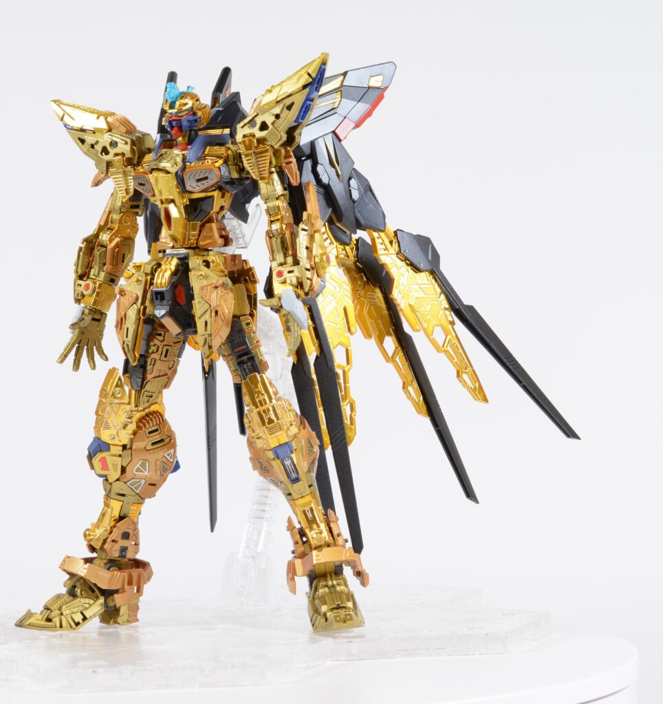 MGEXストライクフリーダムの塗装済み内部フレームの組み立て