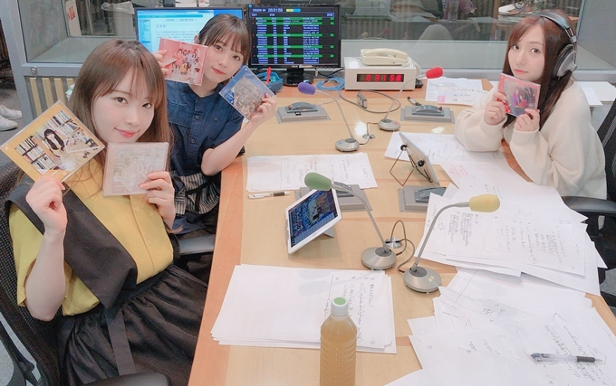 乃木坂46新内眞衣、ライブで投げたサインボールがまさかの方向へ