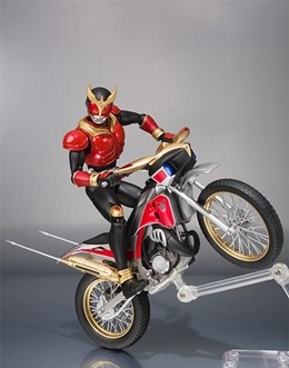 仮面ライダークウガ』トライチェイサー2000が真骨彫製法クウガに合わせ