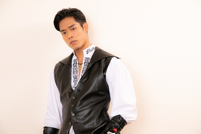 リュウソウジャー』岸田タツヤ、ヒーローを演じるこだわり「バンバ