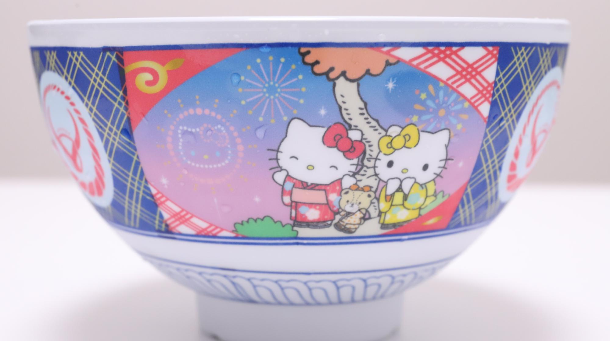 ハローキティ】初日で完売！人気のハローキティの丼付き吉野家牛丼