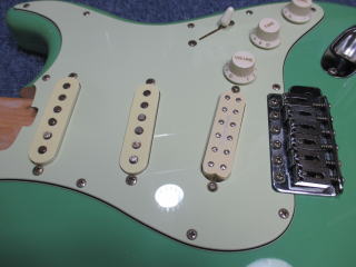 サドウスキー R1 Classic - ピックアップ交換｜メンテナンス - ギター