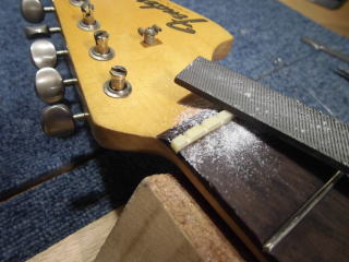 フェンダー ジャガー - フレット交換｜ナット交換｜セットアップ