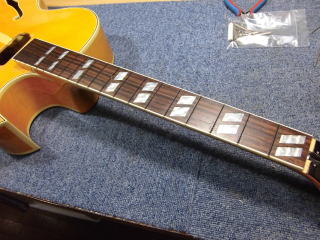 Burny RFA-75 - フレット交換、ナット交換、メンテナンス - ギター