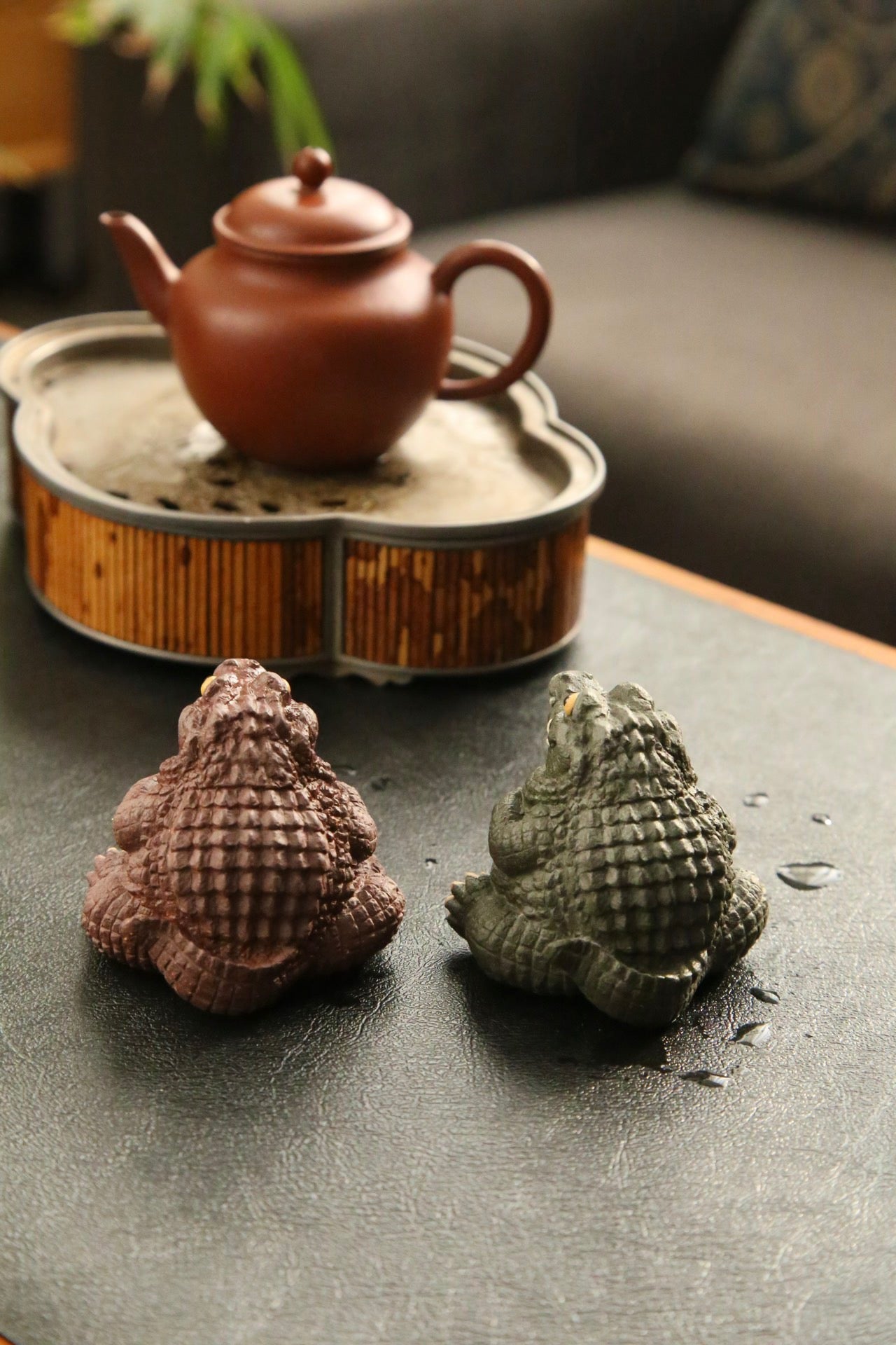 Big Crocodile” (大鳄鱼) Yixing Zisha Tea Pet | NiceTeapot