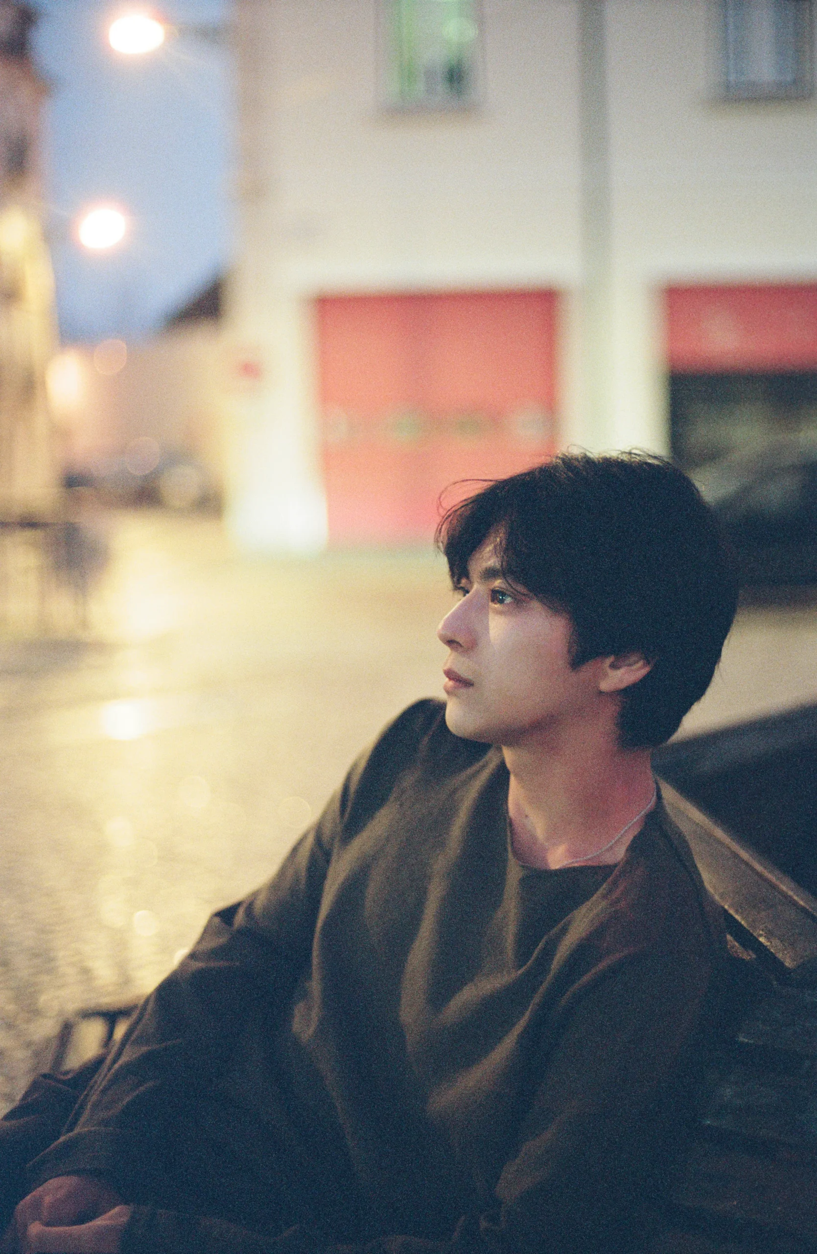 佐藤勝利、自身初のソロ写真集『A Bird on Tiptoe』発売 ｜ カルチャー