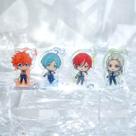 あんスタ』9周年記念グッズが超オシャレ！缶バッジ・アクスタ・ポーチ