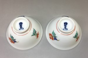 14代酒井田柿右衛門の酒器を買取しました｜骨董品に関するコラム【骨董