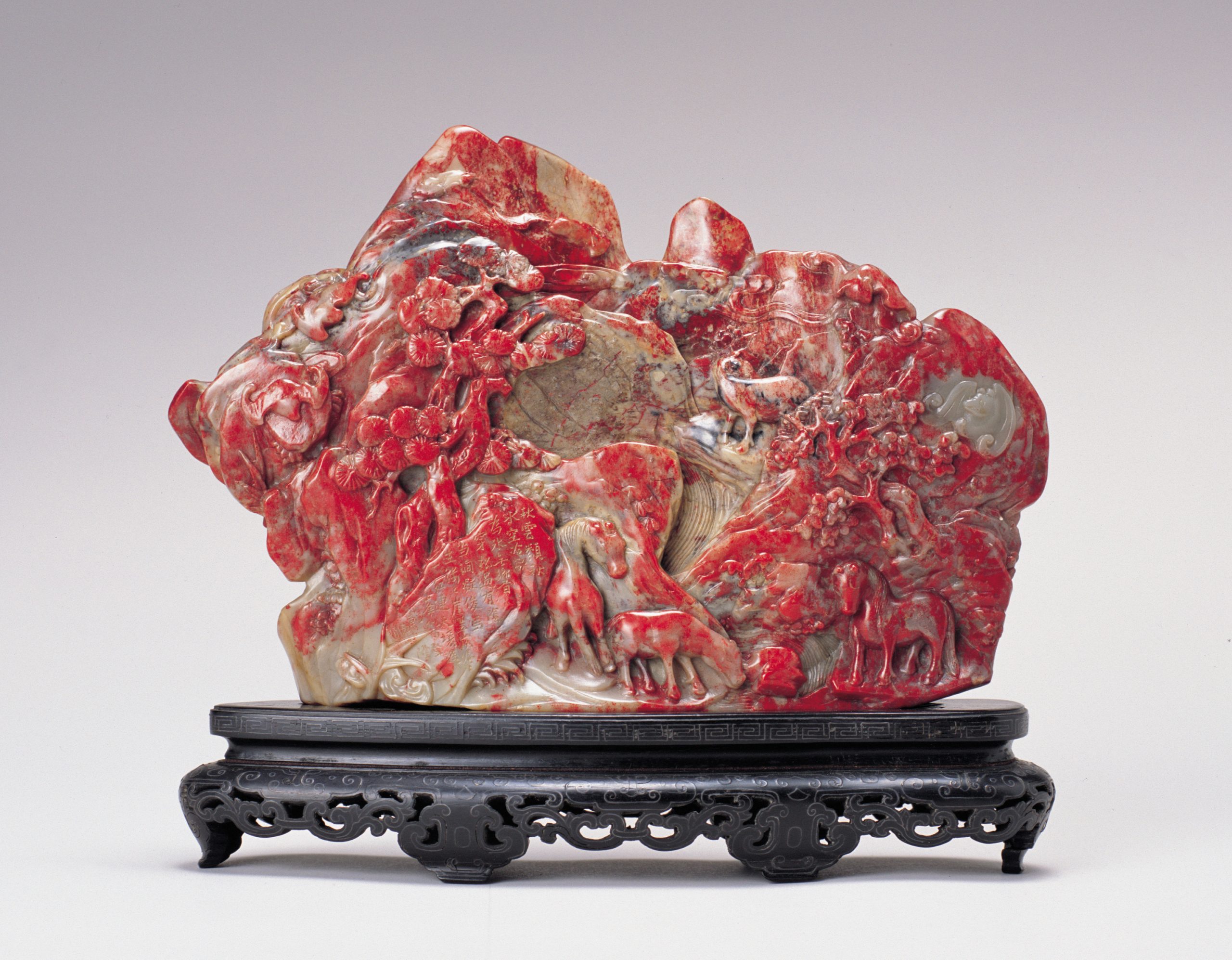 鶏血石とは？ 鶏血石の魅力や歴史、価値を解説！｜骨董品に関する