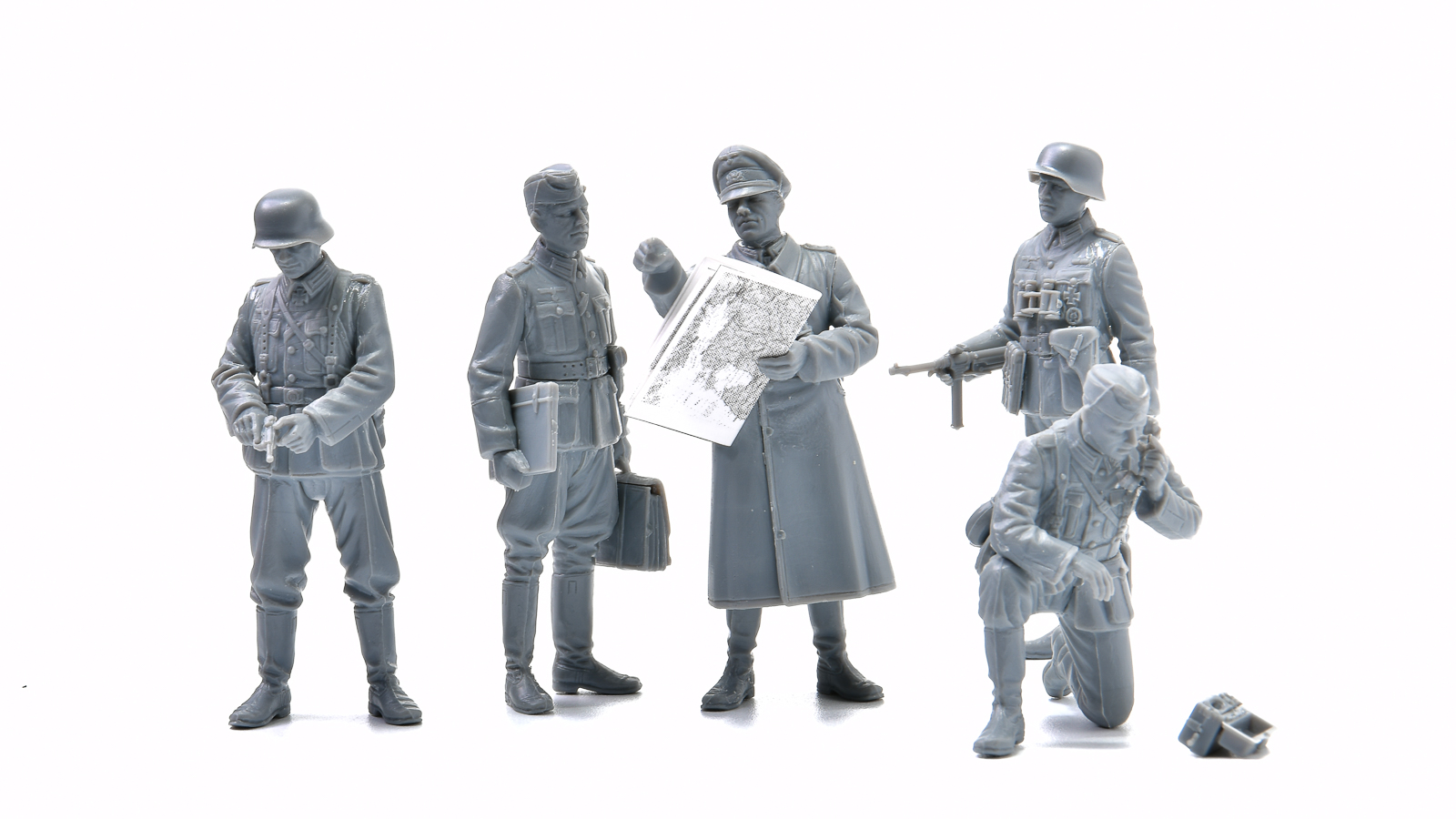 タミヤのセルフカバーアニキは勲章まみれのツワモノ揃い！！「ドイツ