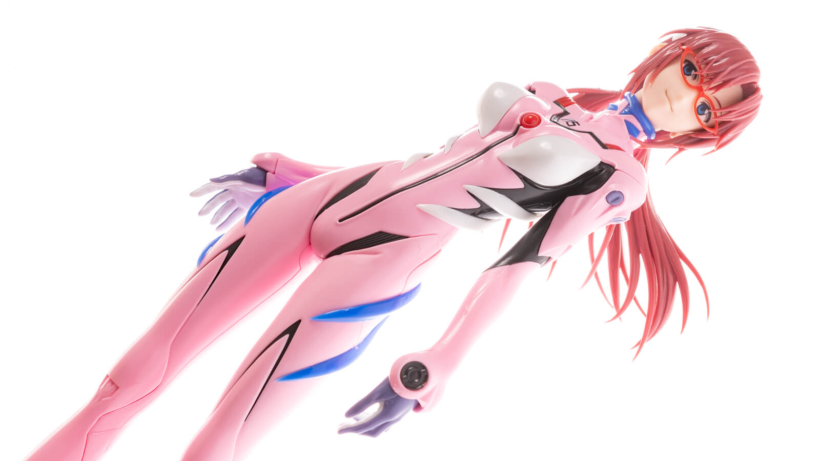 PLAMAXの真希波マリ・イラストリアスは「構造と色彩が交錯した完成品