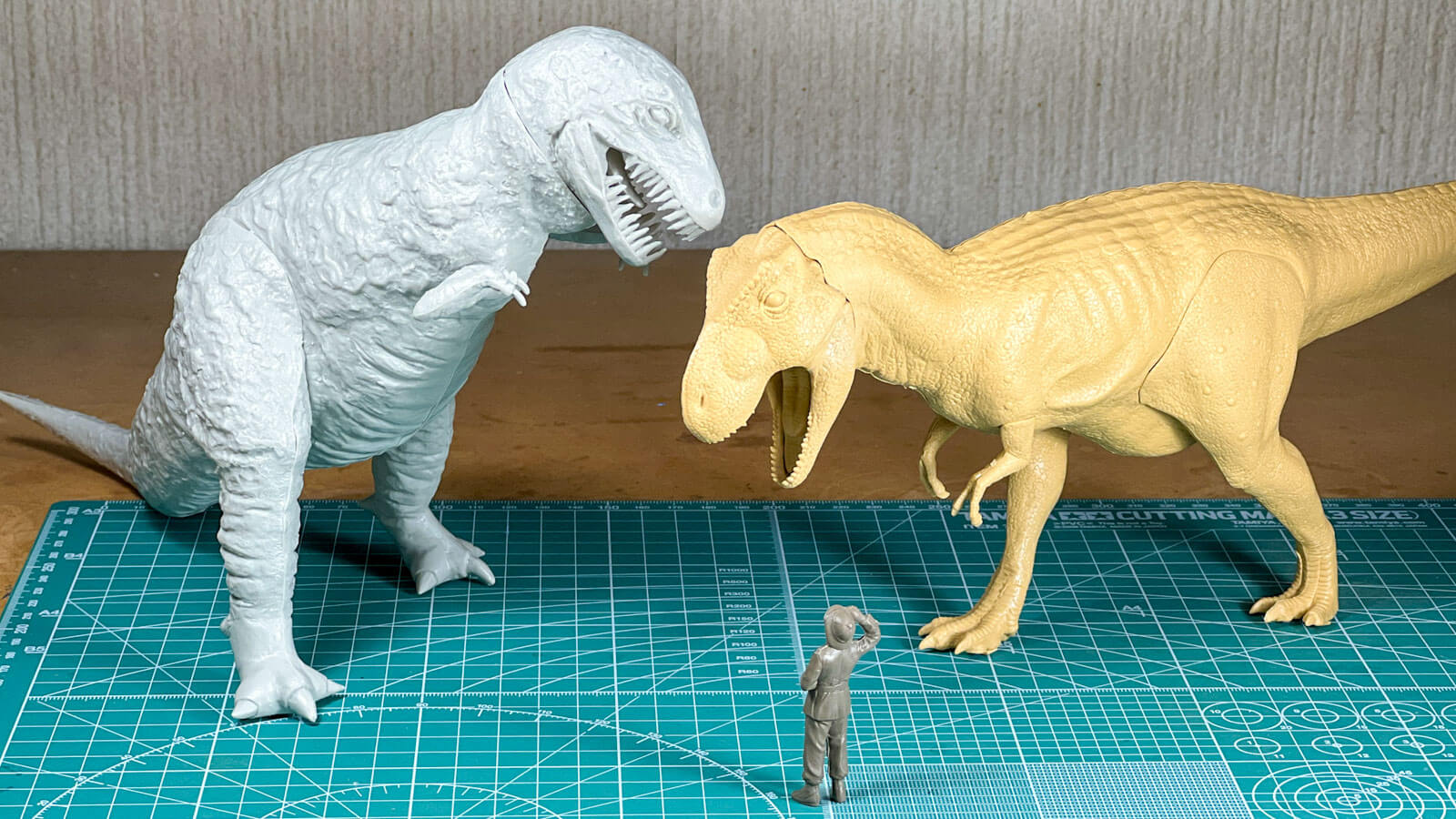 恐竜世界」の作りかた／タミヤのティラノサウルス情景セット