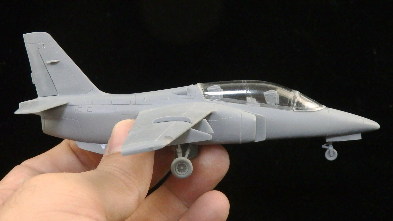 手応え十分！！チェコからやってきたイカしたイタリア空軍練習機