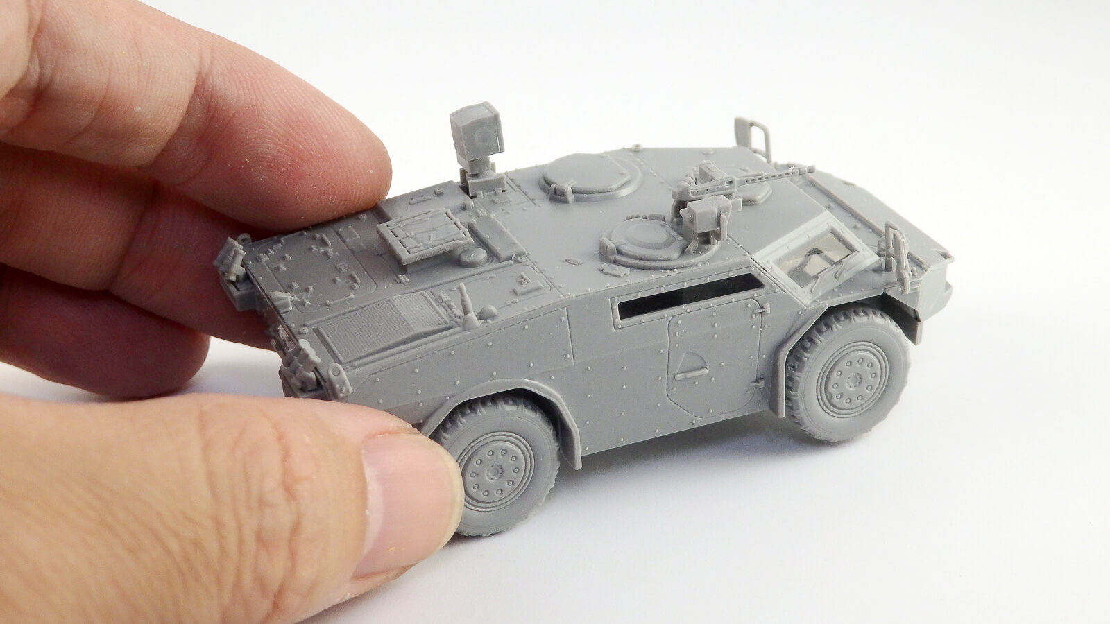 近未来的スタイルの装甲偵察車をミニスケで味わう！／「ドイツレベル 1