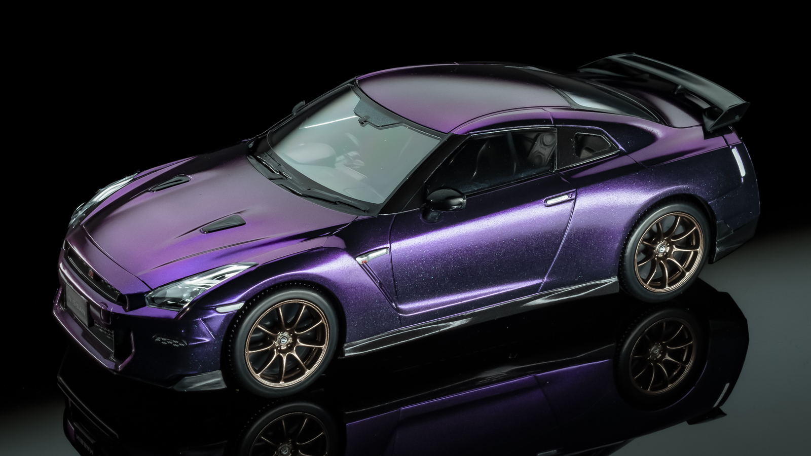 プラモデルで冒険する「GT-Rとミッドナイトパープル」の妖しい輝き