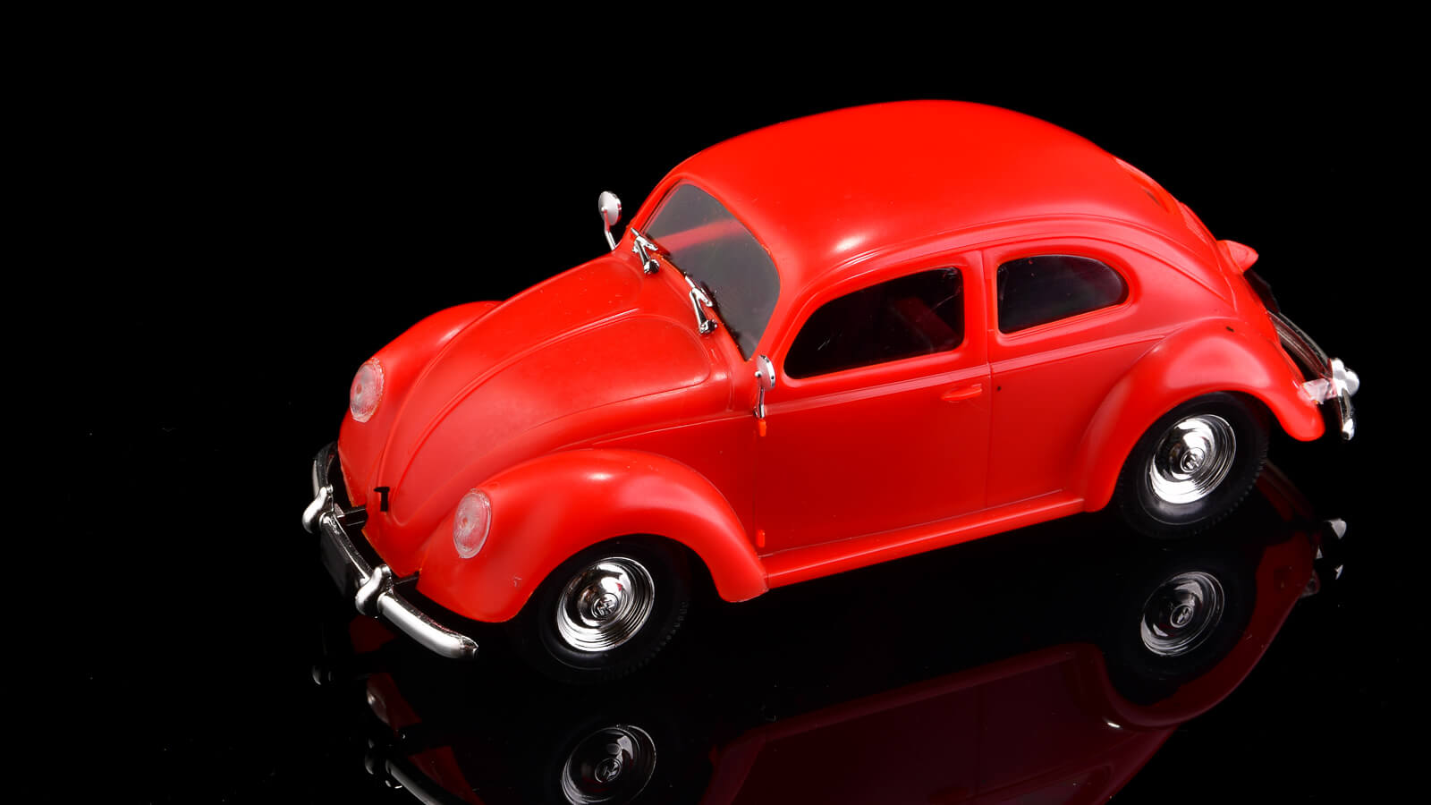 花金だ！仕事帰りに買うプラモ。“赤いビートル”は素組みでも映える