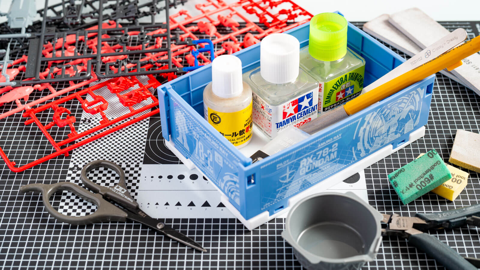 プラモ旅の帰りに「コレが欲しかったんだよ！」と叫ぶ／ガシャポンから