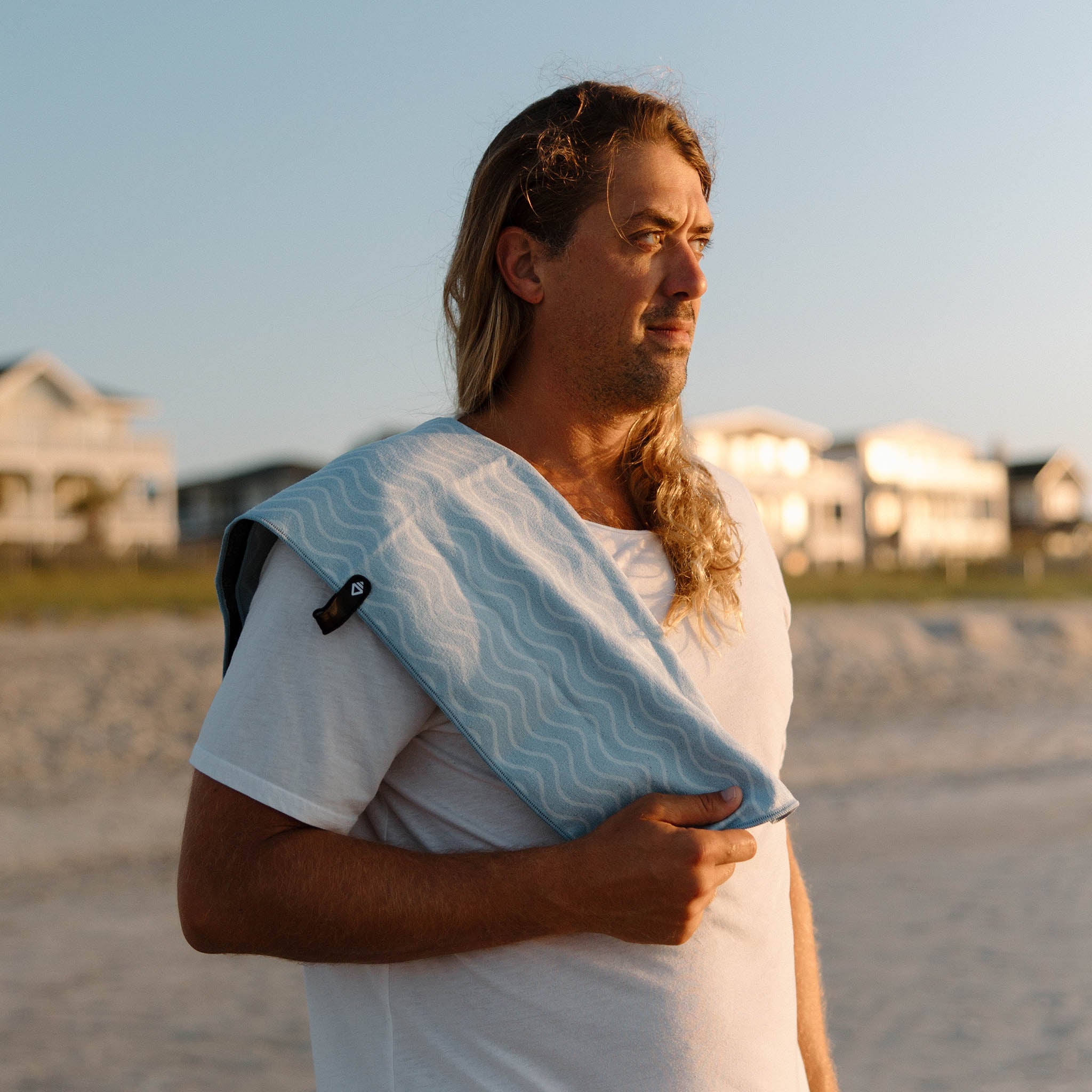 Flow/White Fitness Towel | Nomadix – NOMADIXオフィシャルサイト