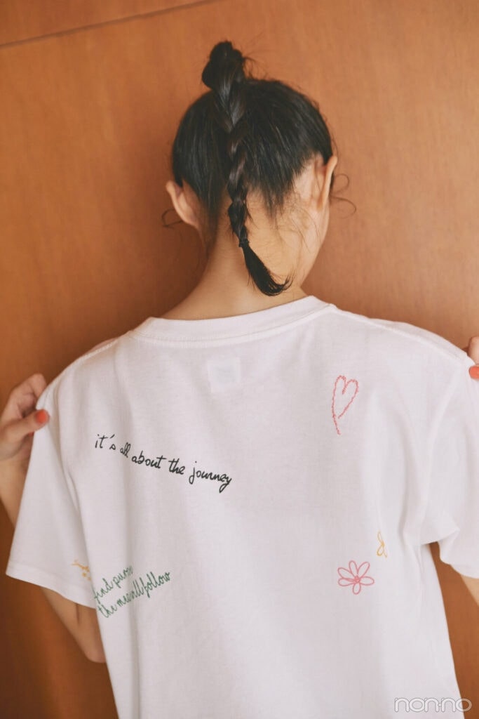 遠藤さくら】7月14日は「手書き風ロゴTシャツ」【毎日更新・さくちゃん