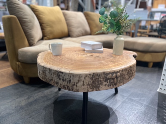 ローテーブルをご紹介】世界でひとつだけの形！ - スタッフブログ